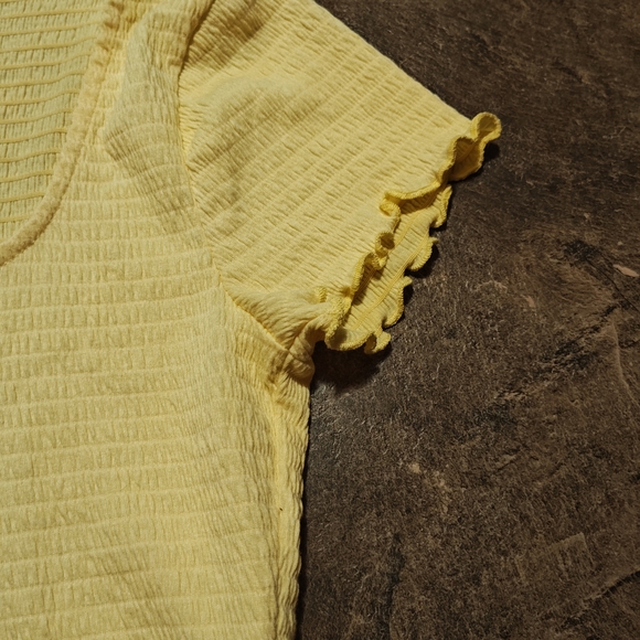 Lush Yellow Textured Crop Top - Picture 4 of 6